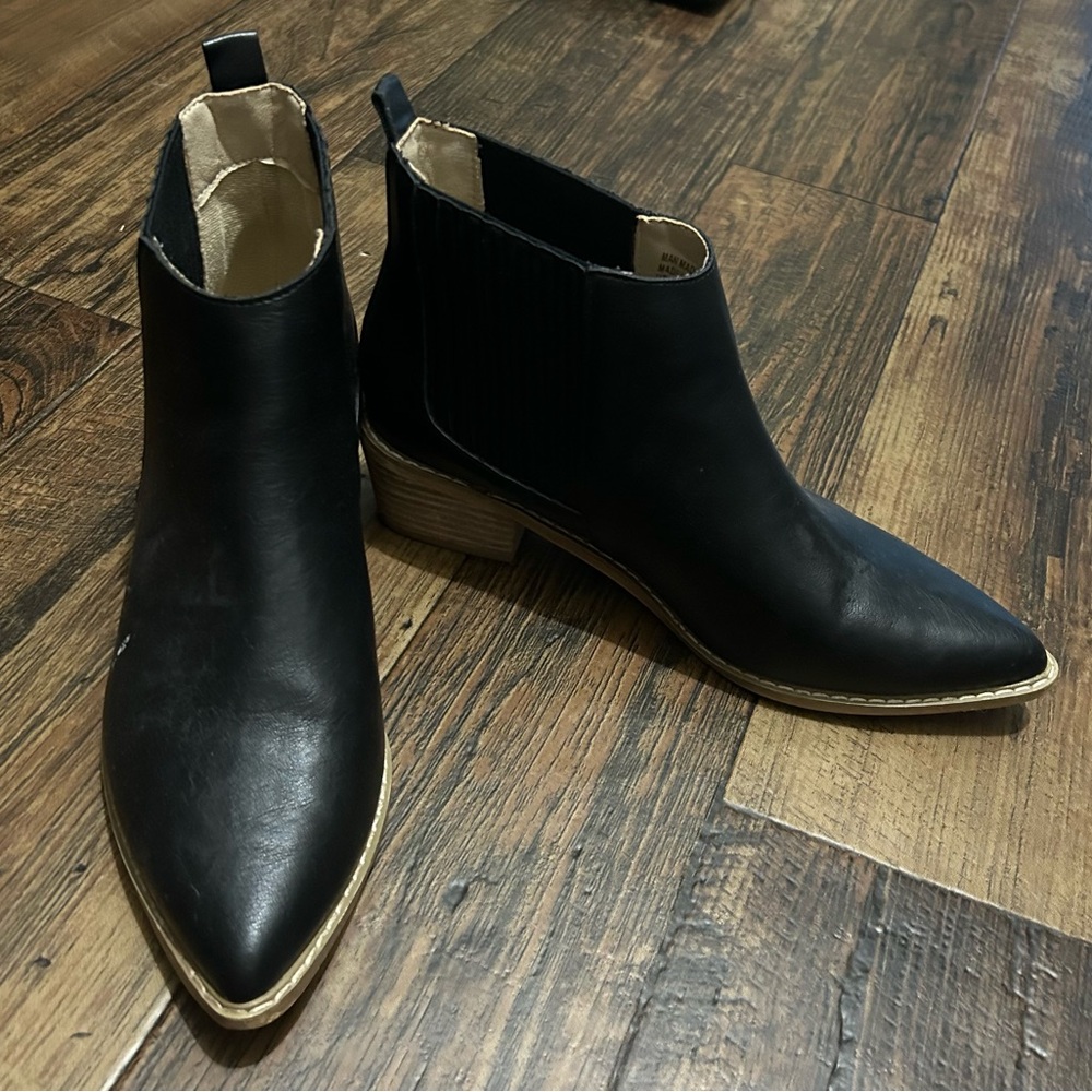 Sz 9 booties purchased form the buckle